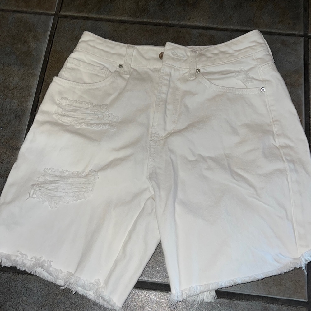 White distressed Bermuda shorts